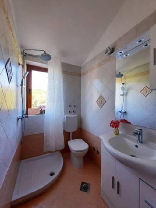 Holiday Home For 8 People, Pool + Sea View Vilanija Luaran gambar