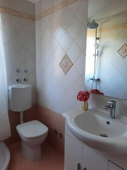 Holiday Home For 8 People, Pool + Sea View Vilanija Luaran gambar
